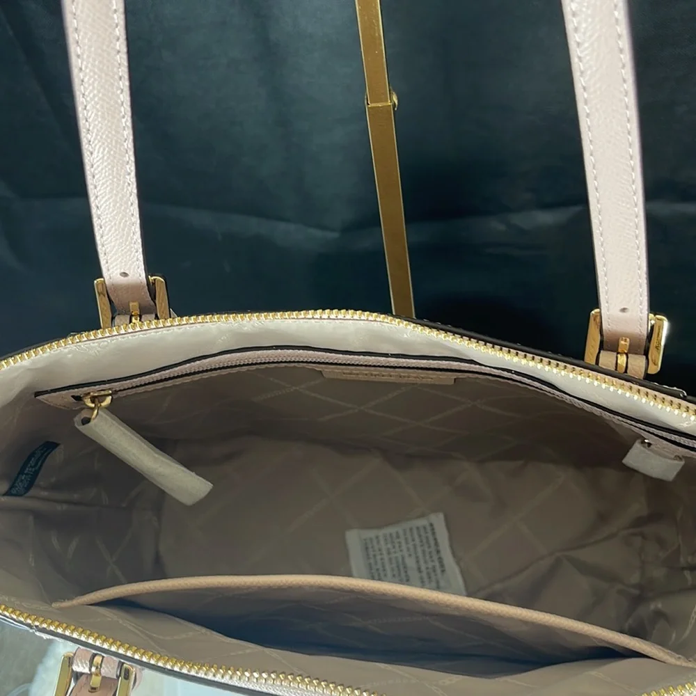 NWT = MICHAEL KORS , Soft Pink Color Handbag. - Picture 5 of 9